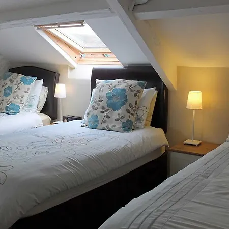 @edengate ベッド・アンド・ブレックファスト 4*